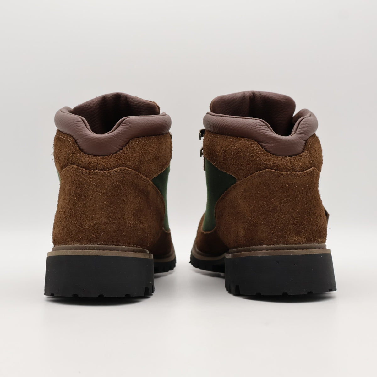 TB0A6EYDW01 the Apartment Timberland Vibram Mash GORE-TEX Brown (Men's)