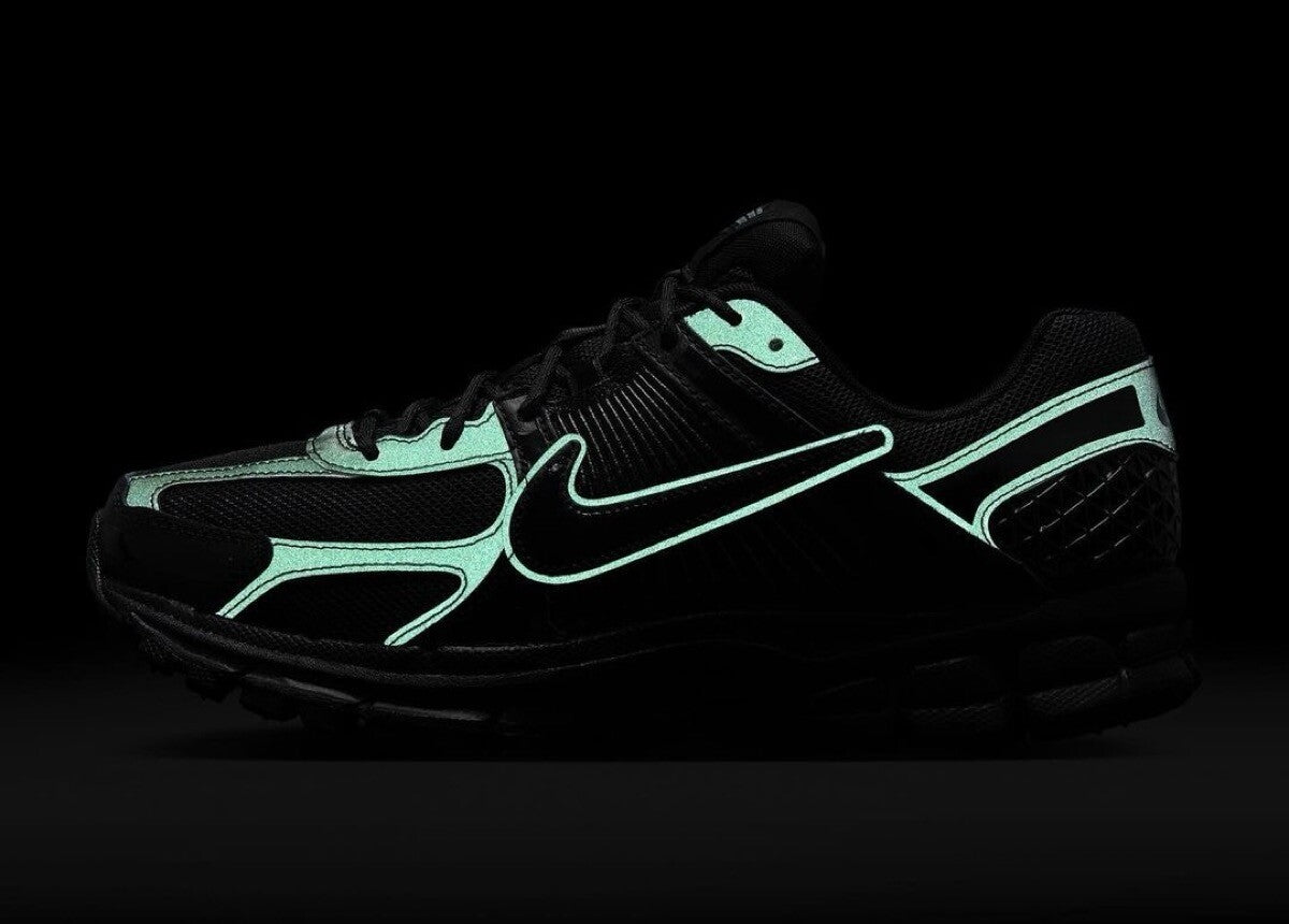FZ3313-001 Dover Street Market (DSM) Nike Zoom Vomero 5 Black (Men's)