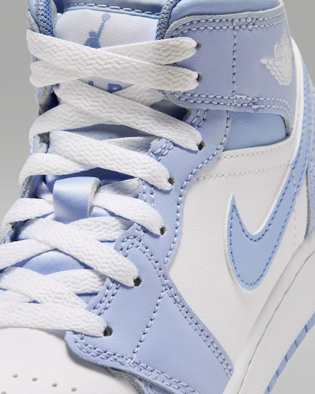 DQ8423-407 Nike GS Air Jordan 1 Mid "Hydrogen Blue/Aluminum"