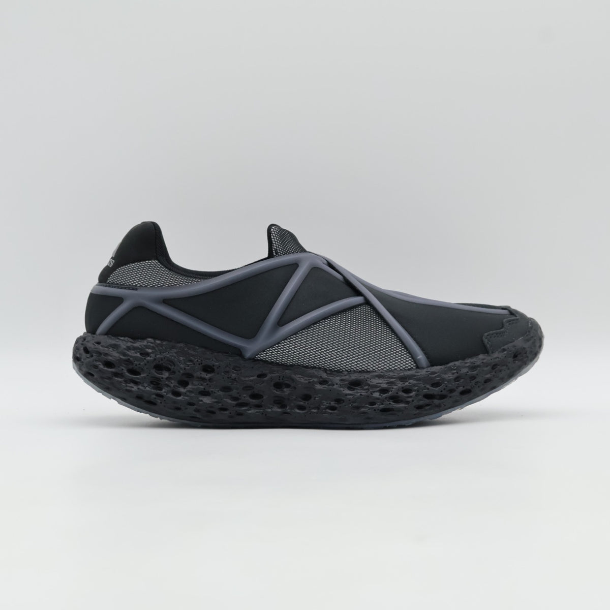 JR0830 adidas Zponge Flux Carbon Iron Metallic Core Black (Men's)