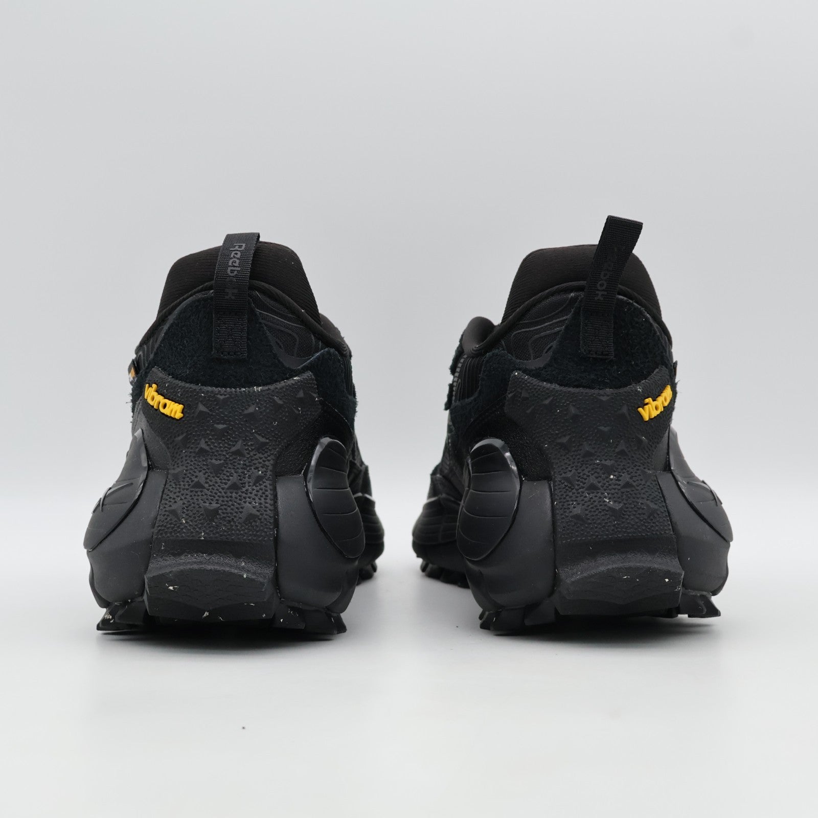 100254702 Reebok Zig Kinetica 2.5 Edge Black Grey (Men's)