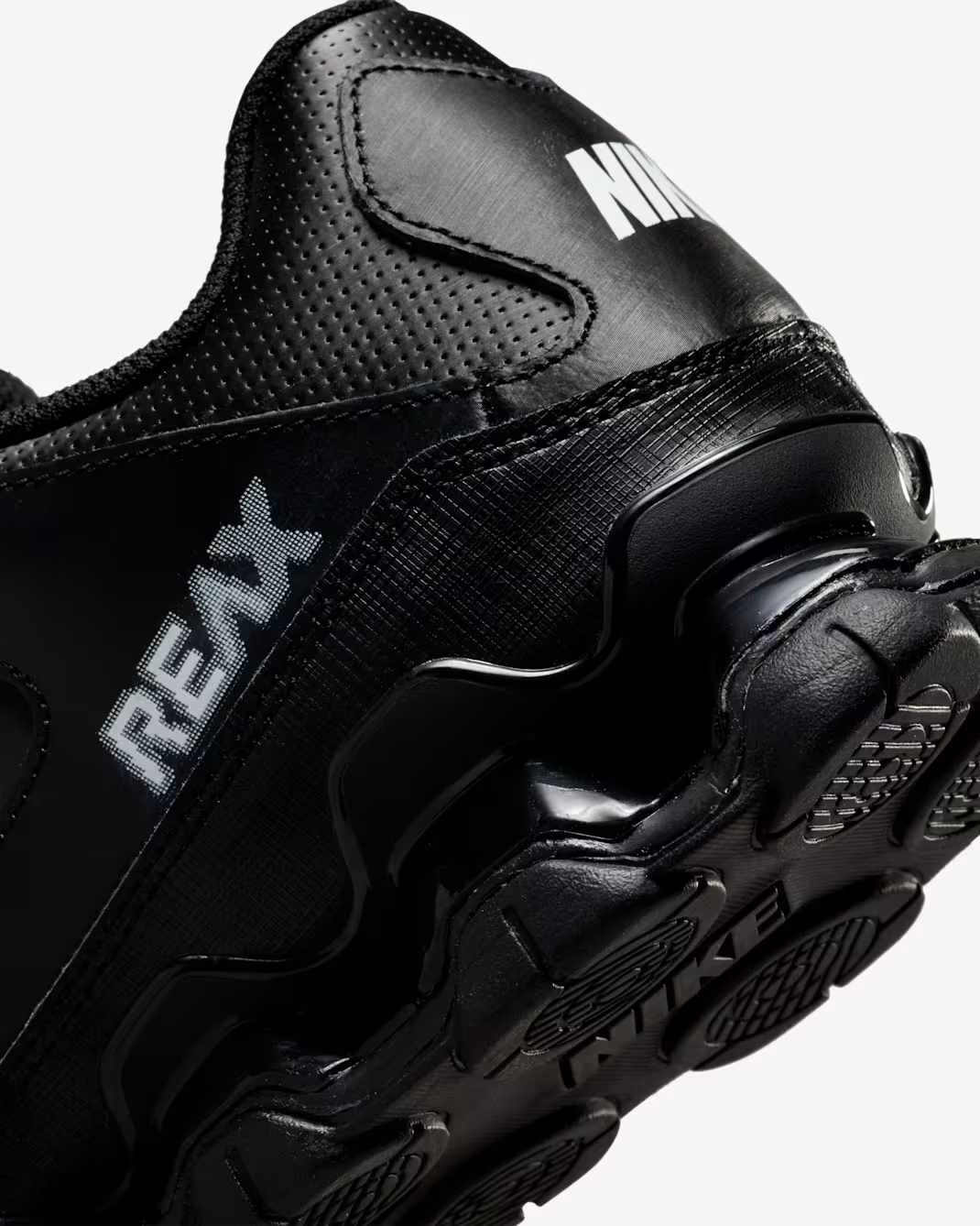 621716-033 Nike Reax 8 TR Workout Shoes Black White (Men's)