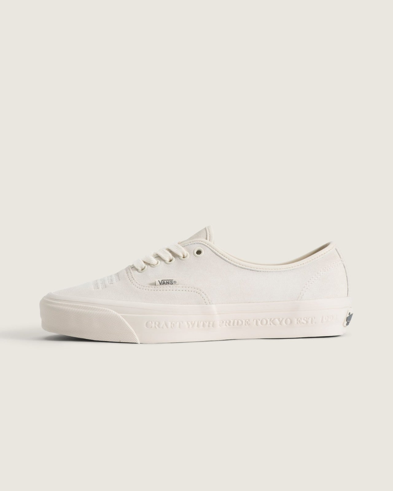 VN000XVJ7VJ NEIGHBORHOOD Ã OTW by Vans Authentic 44 "Natural" (Men's)