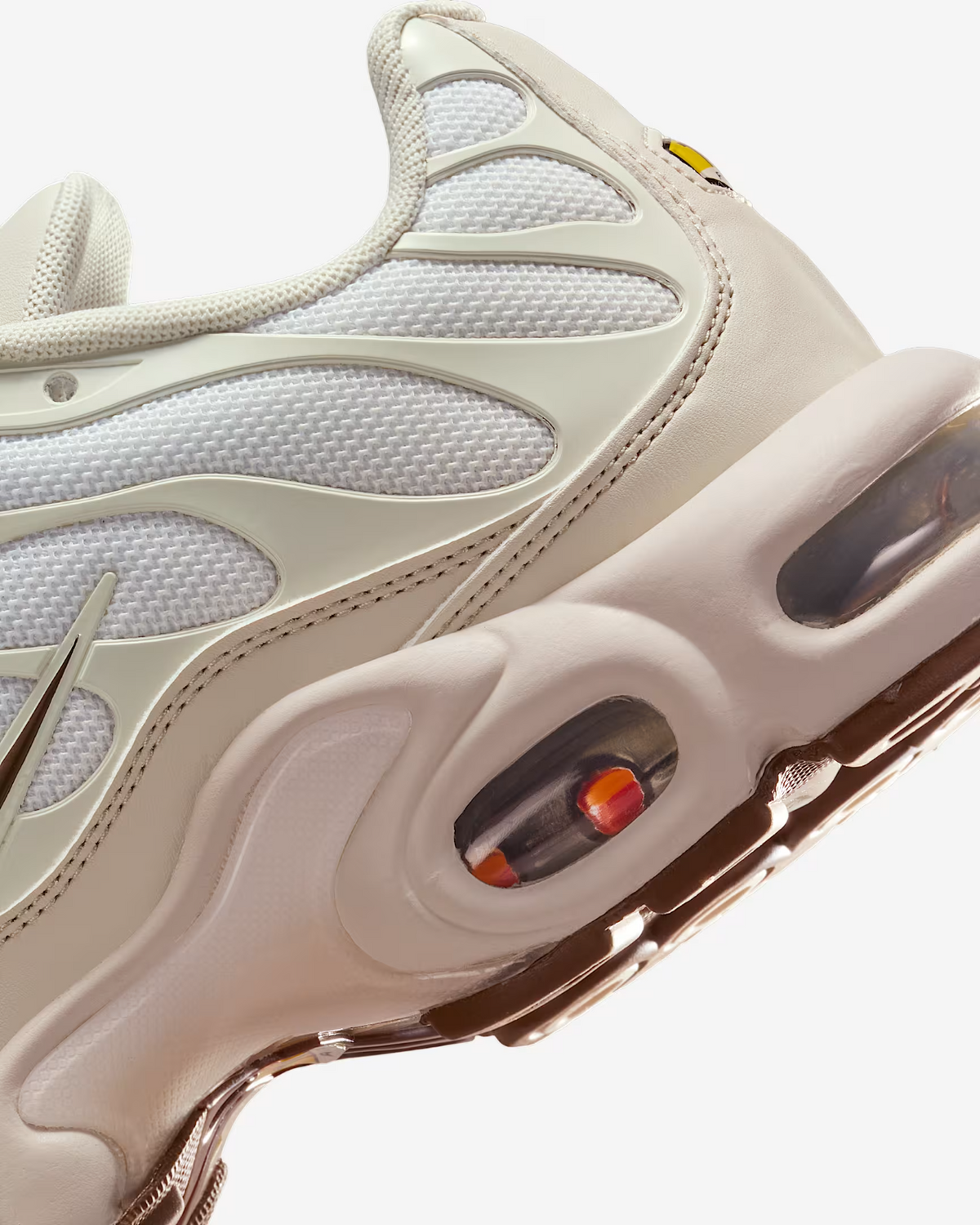 IO0657-100 Nike Air Max Plus Light Orewood Brown (Women's)