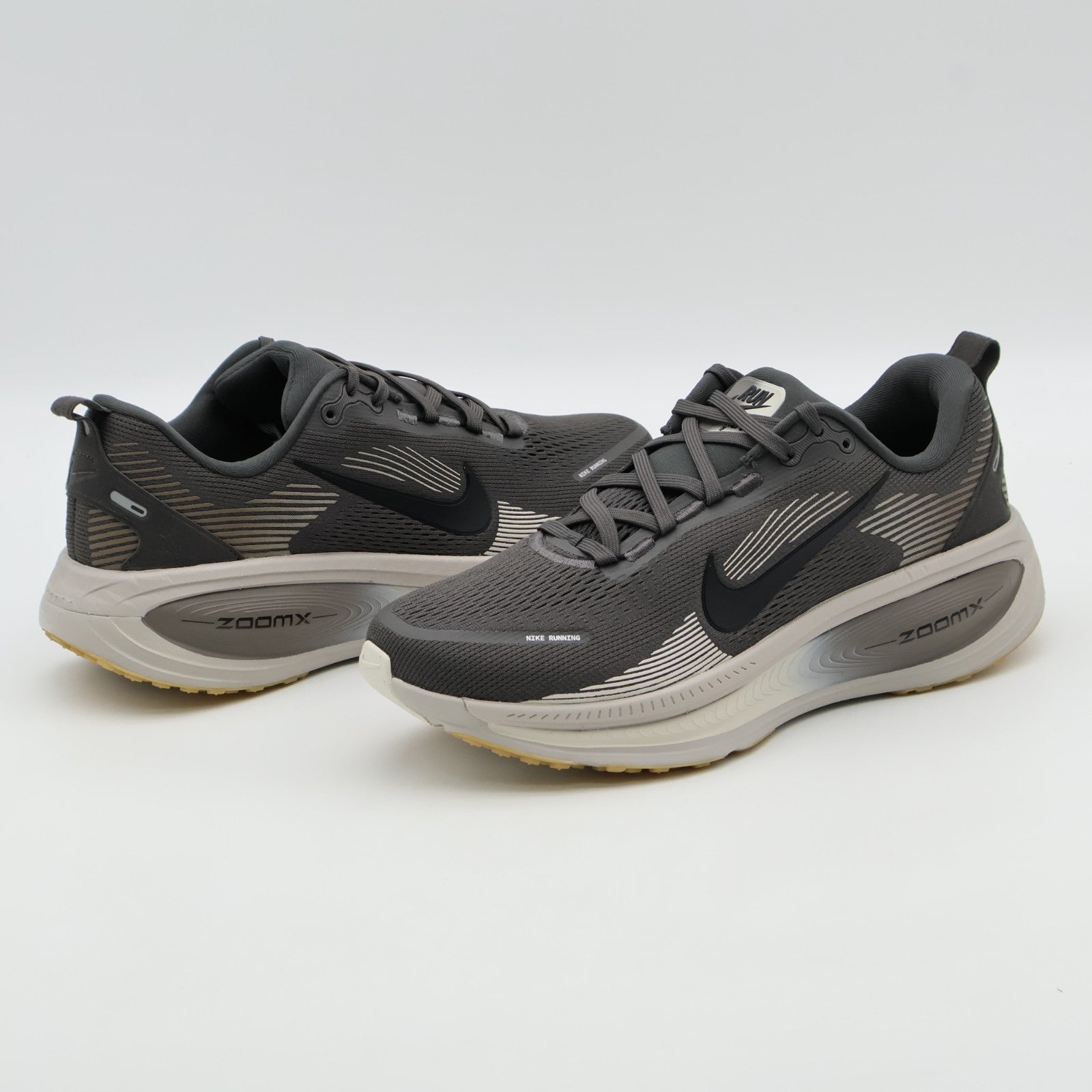 HM6803-215 Nike Vomero 18 Medium Ash College Grey Pale Ivory Black (Men's)