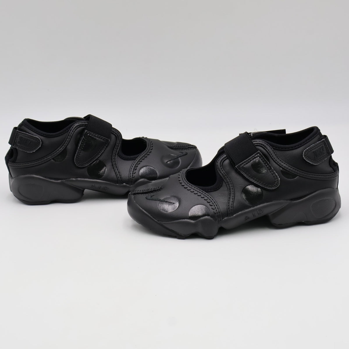 IR1226-002 Nike Air Rift "Polka Dot/Triple Black" (Women's)