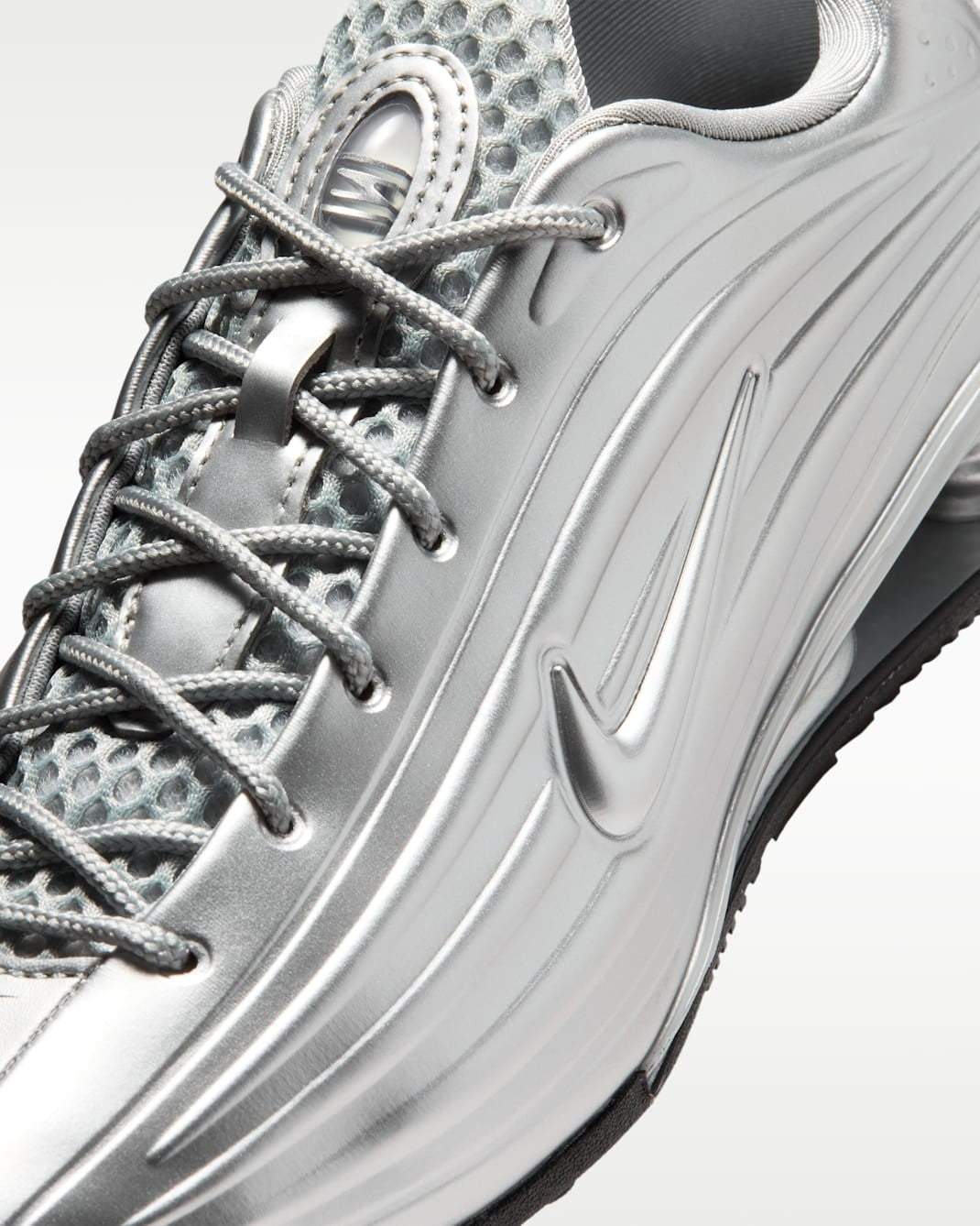 IO7843-002 Nike Women's Shox Z Metallic SilverBlack (Women's)