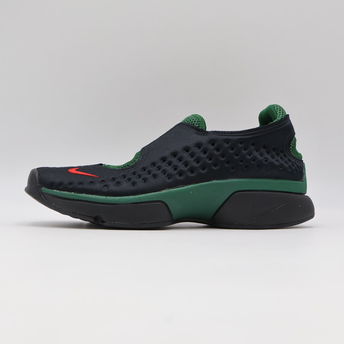 IQ8006-002 Nike Rift 2 "Kenya" (Women's)