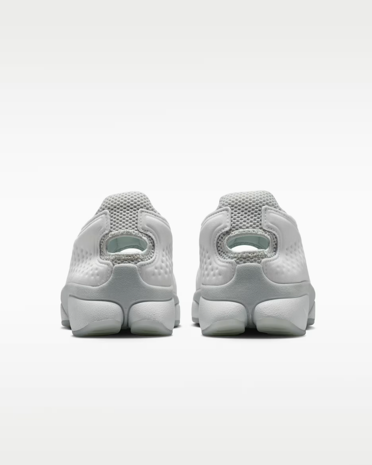 IQ8006-100 Nike Rift 2 "Summit White/Swan" (Women's)