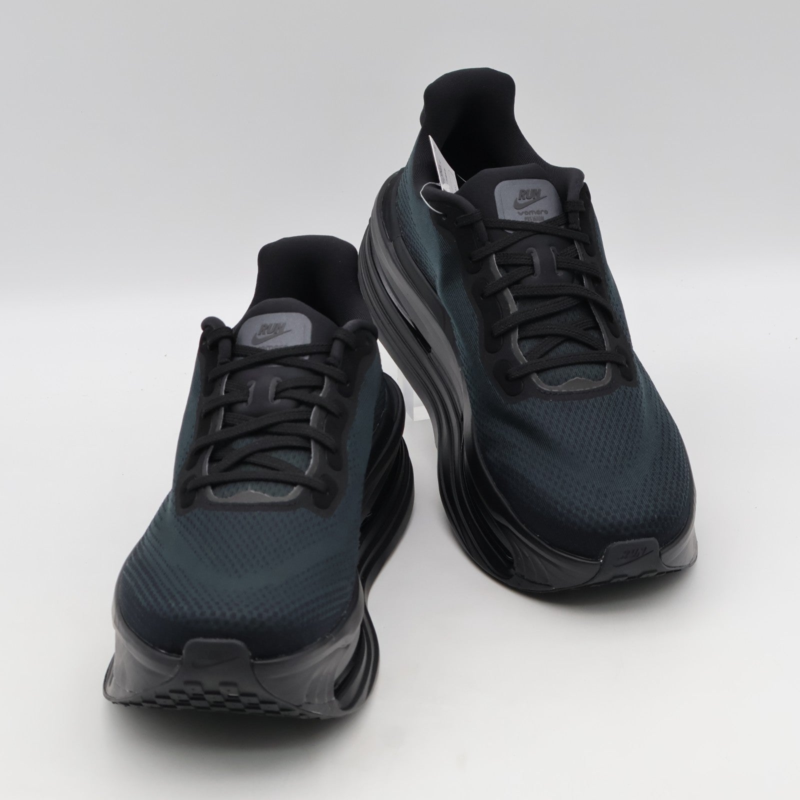 IQ0627-001 Nike Vomero Premium Chrome Mini Swoosh Black (Men's)