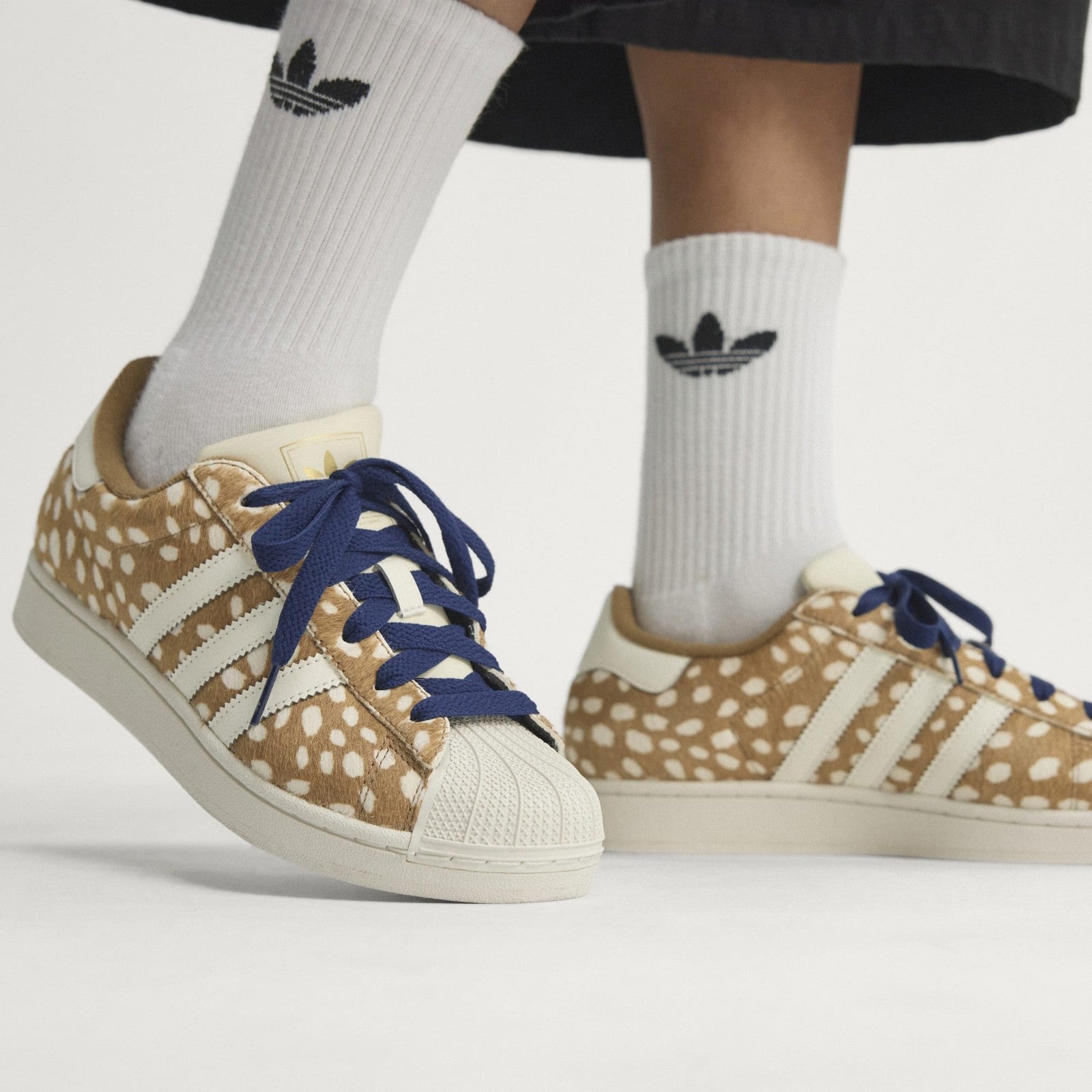 KJ4642 KJ4642 adidas Women's Superstar 2 Brown Desert/Off White (Women's)
