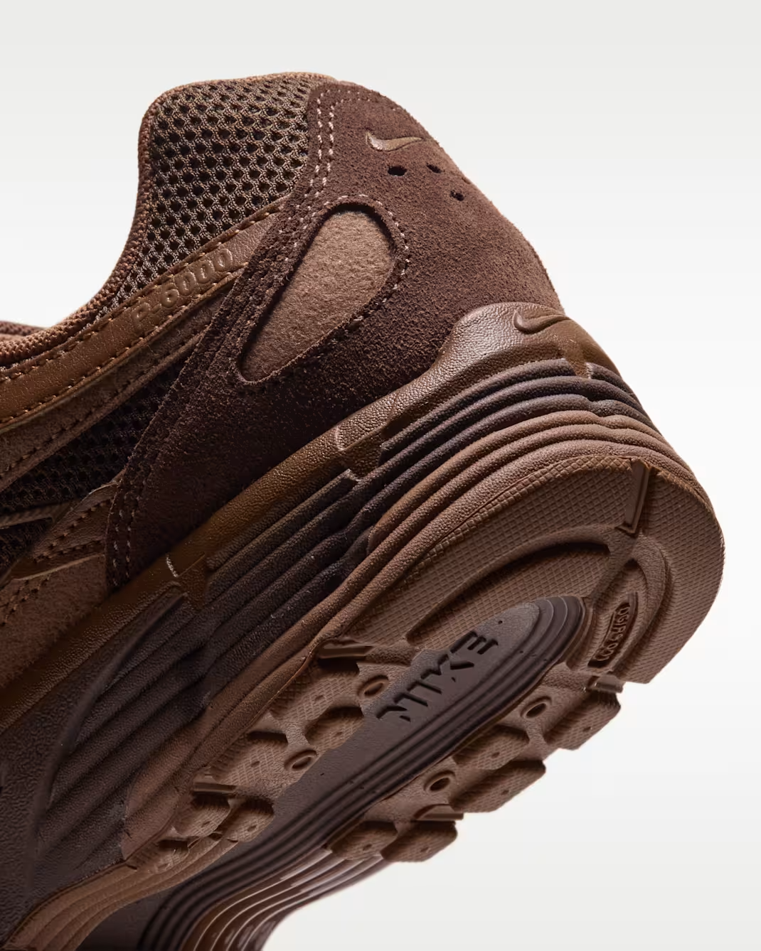IV2501-201 Nike P-6000 "Cacao Wow/Light British Tan" (Women's)