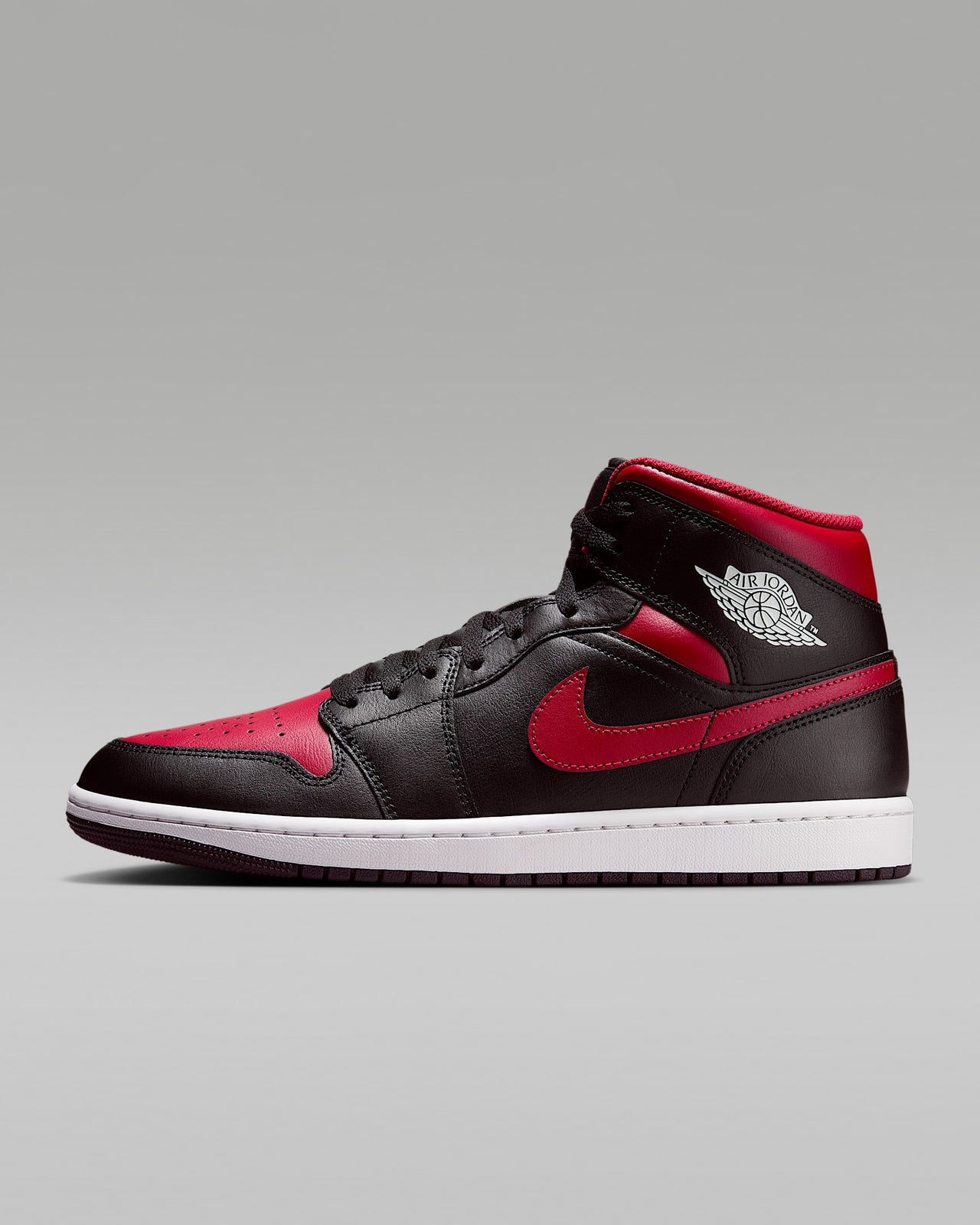 DQ8426-067 Nike Air Jordan 1 Mid Bred (Men's)