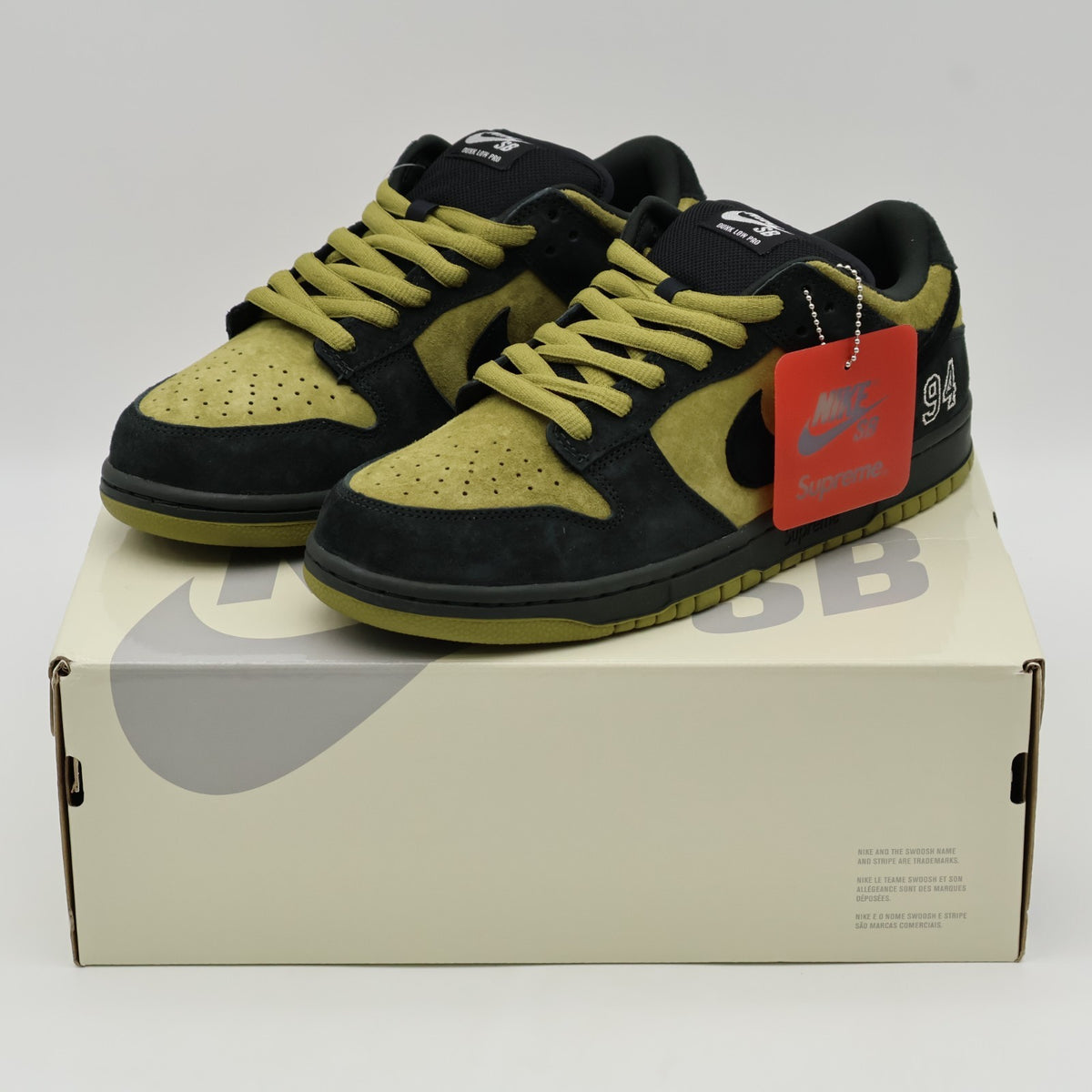 HQ8487-300 Supreme Nike SB Dunk Low Camper Green (Asia Exclusive) (Men's)