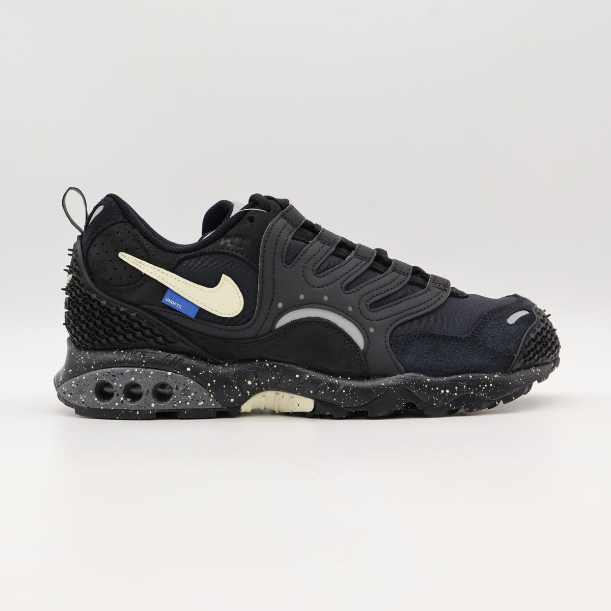 FN7546-002 UNDEFEATED Nike Air Terra Humara Black (Men's)