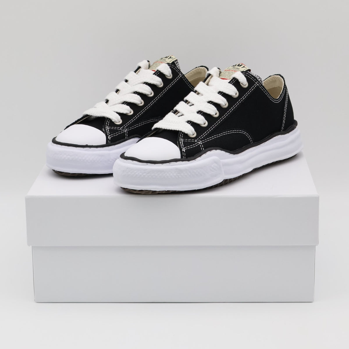 A01FW702-BLACK Maison MIHARA YASUHIRO PETERSON OG Sole Canvas Low Cut (Menâs)