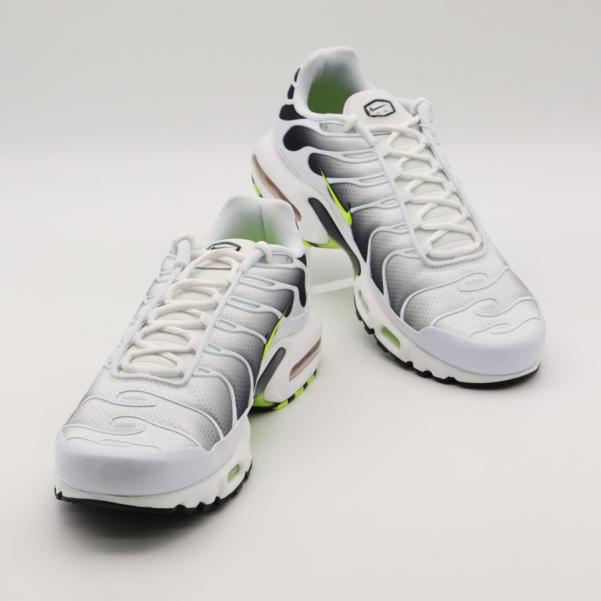 DM0032-103 Nike Air Max Plus Volt (Men's)