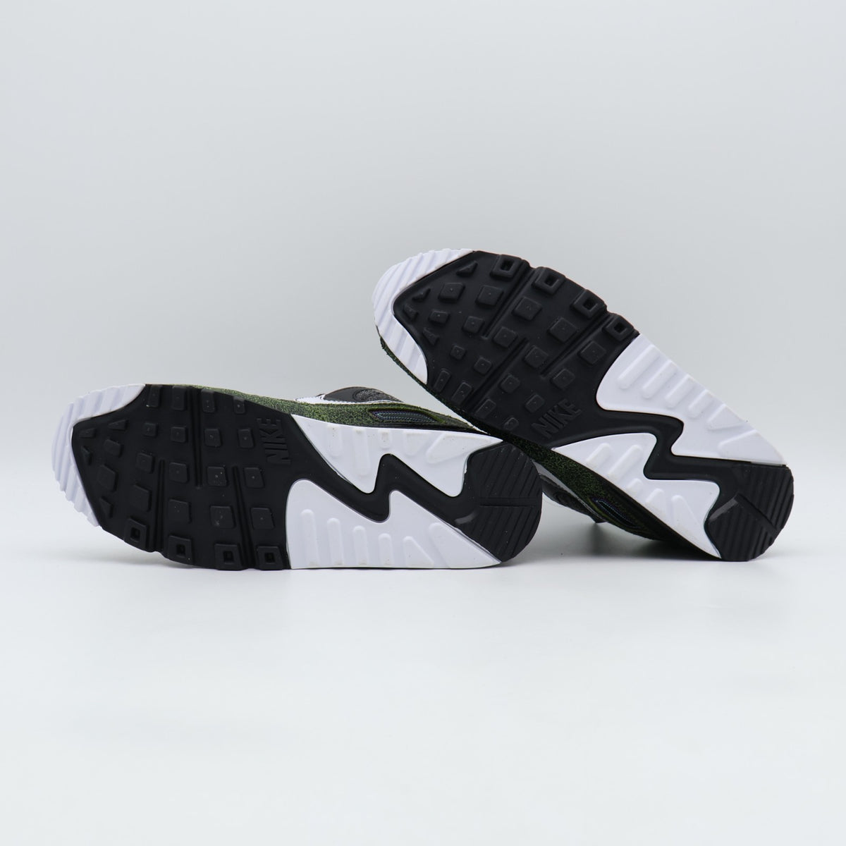 IU0523-010 Nike Air Max 90 Tiempo (Men's)