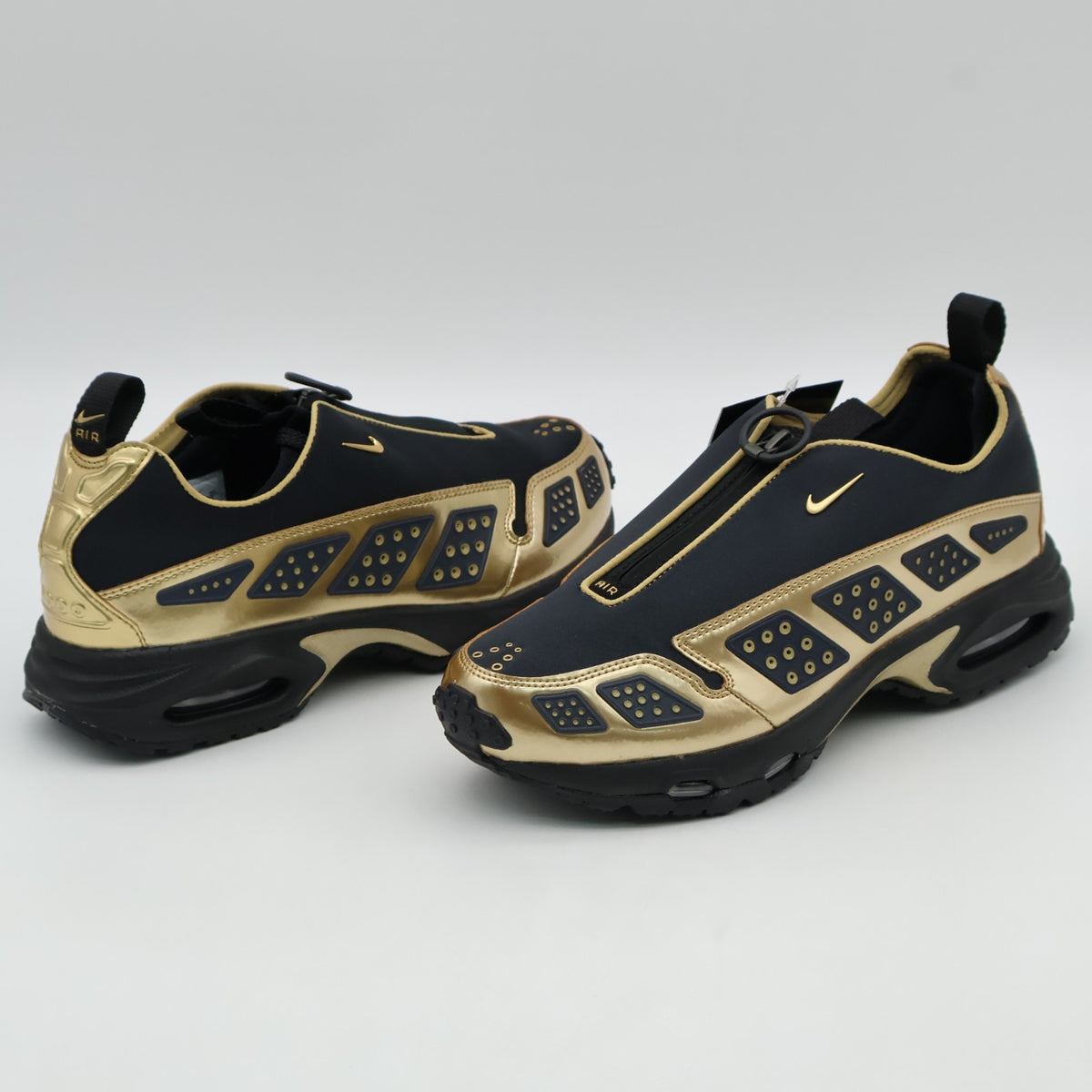 HJ4130-002 Nike Air Max SNDR Black and Metallic Gold (Women's)