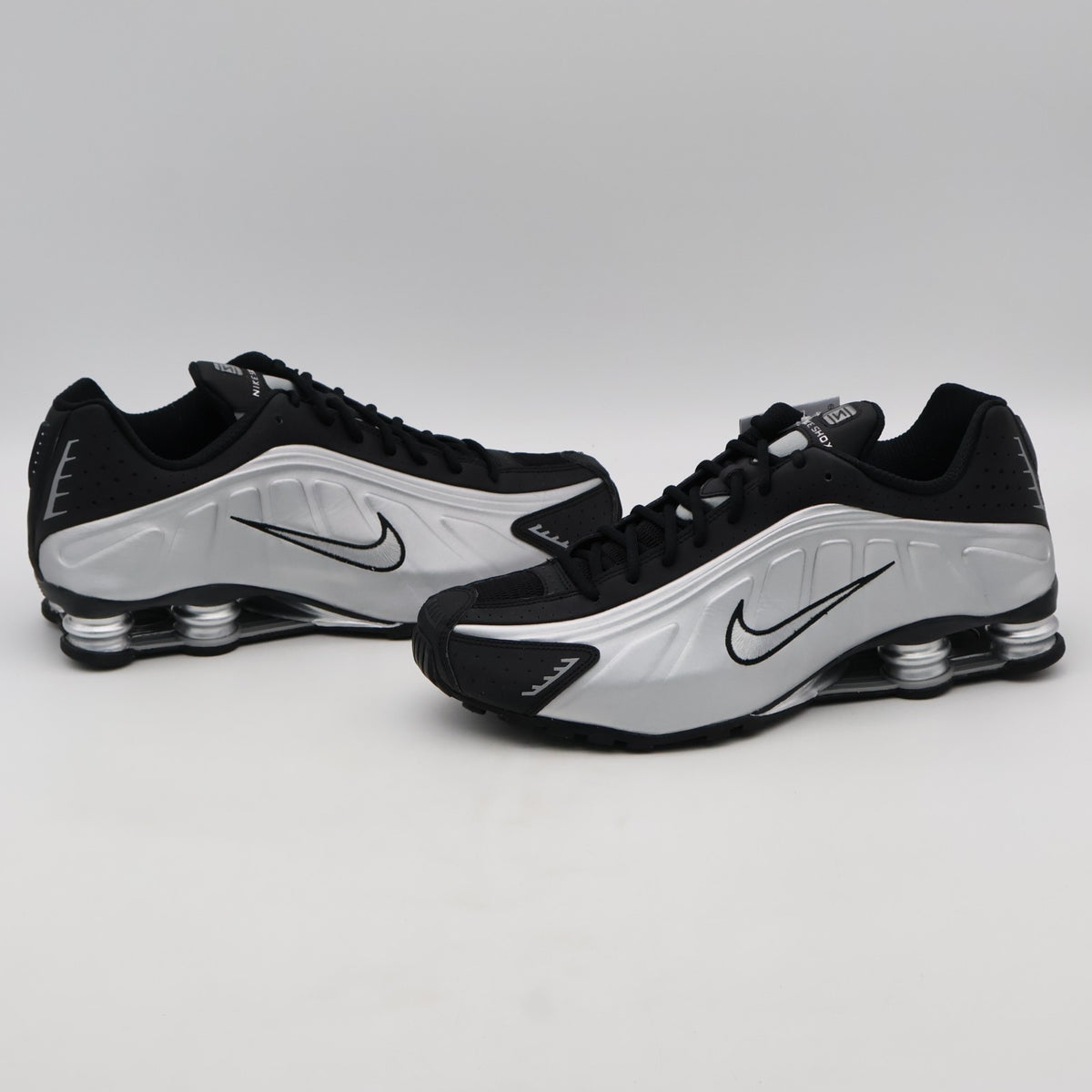 HQ1988-007 Nike Shox R4 Metallic Silver Black (Men's)