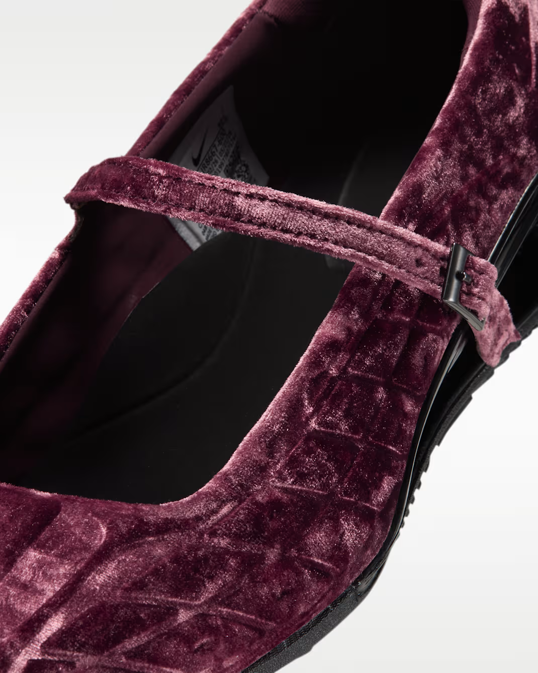 IR8667-600 Nike Shox Z Calistra Velvet "Burgundy Crush/Black" (Women's)