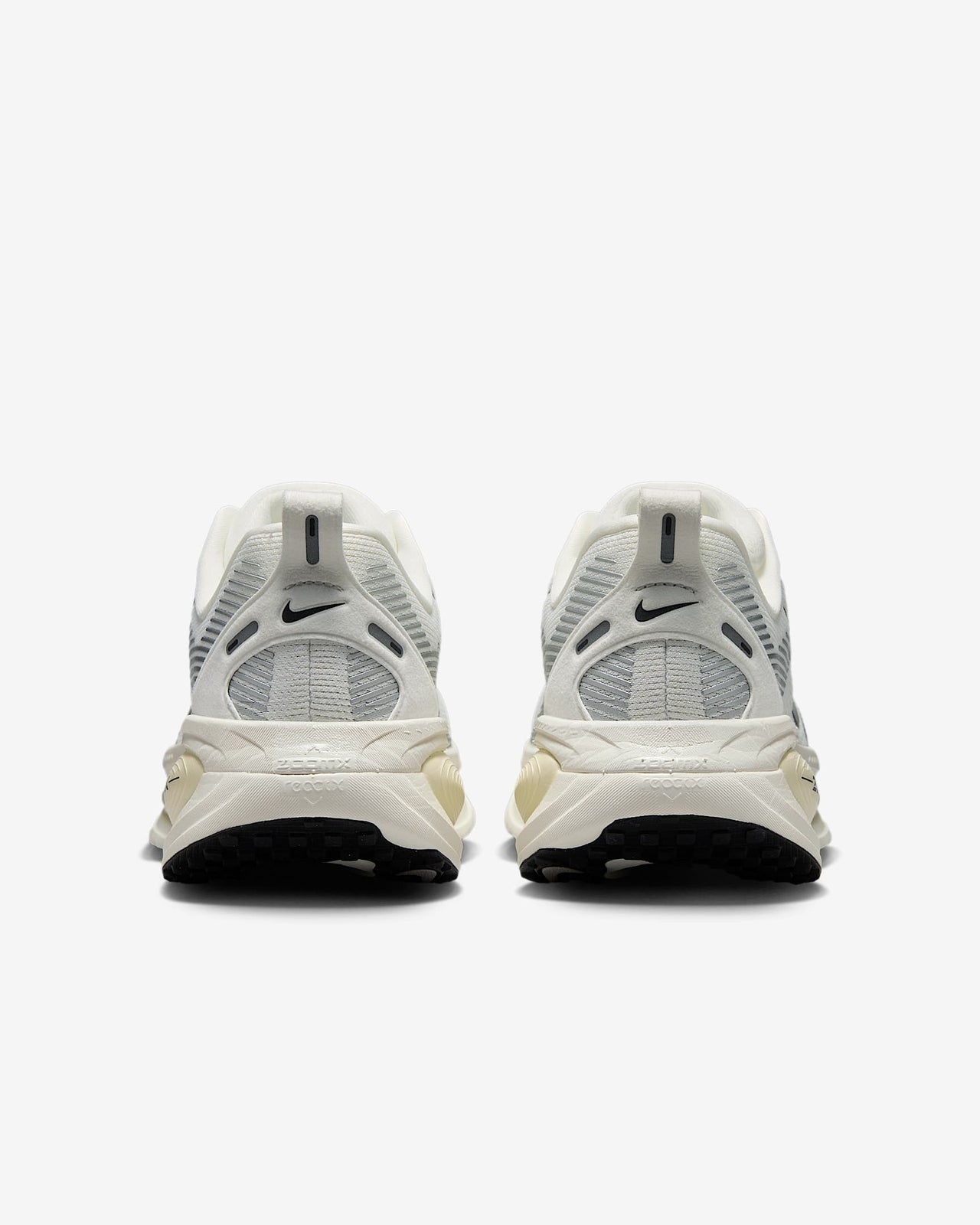 HM6804-101 Nike Vomero 18 Summit White Coconut Milk Coconut Milk Black (Women's)