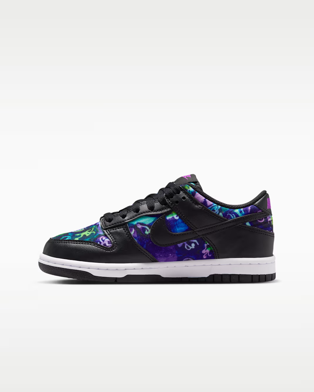 IO2102-900 Andrea Bergart Ã Nike GS Dunk Low "Multi Color"