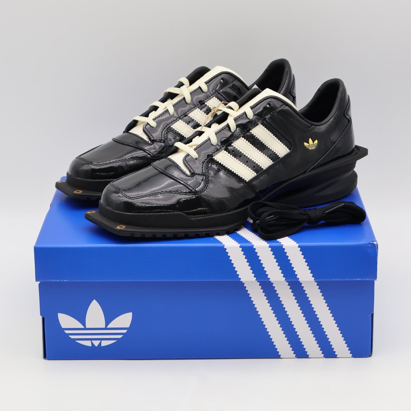 KI8452 adidas Forum Cubism Core Black/Cream White/Gold Metallic (Women's)