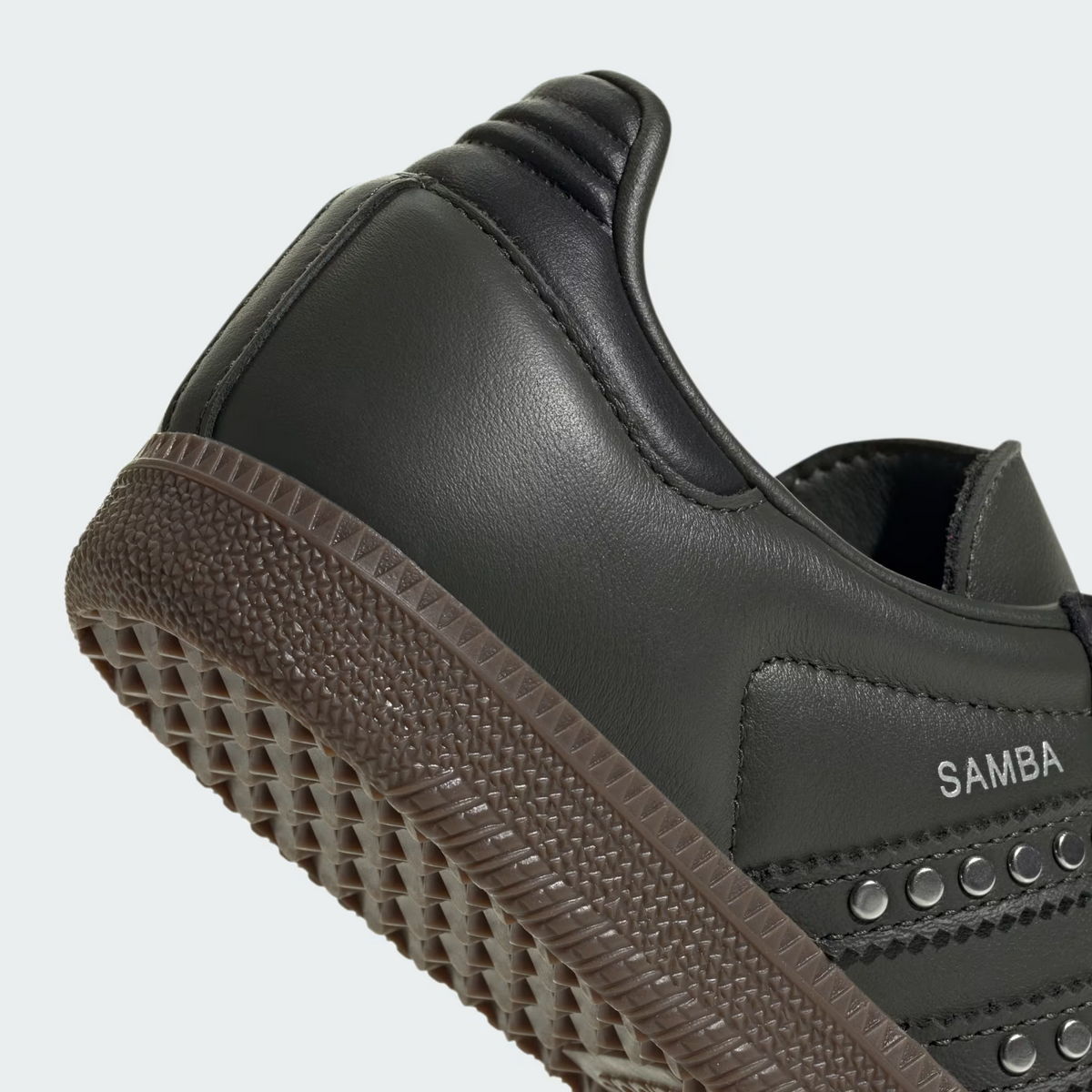 JR8869 adidas Originals Women's Samba OG Core Black Legend Earth Gum (Women's)