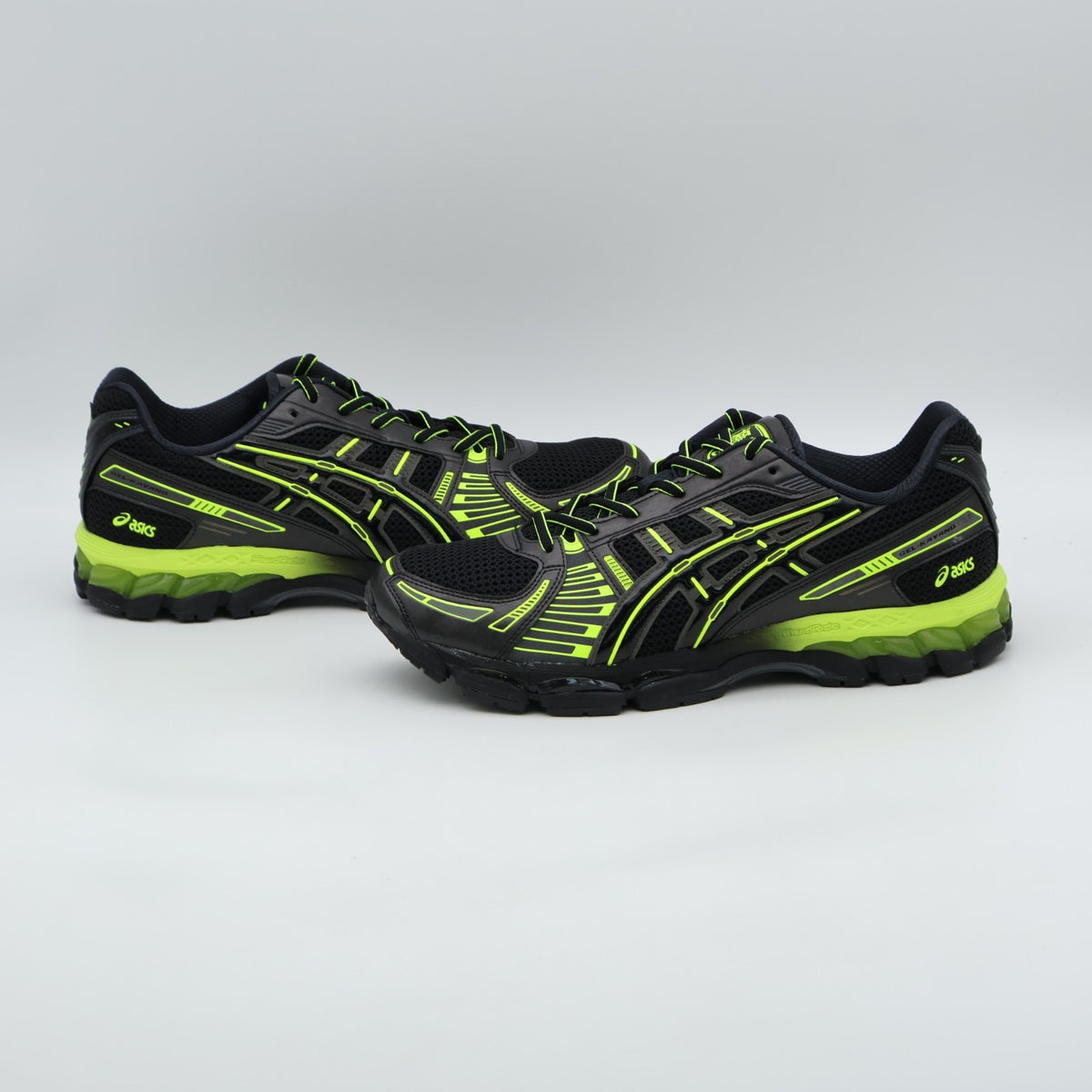 1203B227-001 atmos Ã Albino & Preto Ã Asics Gel-Kayano 12.1 (Men's)