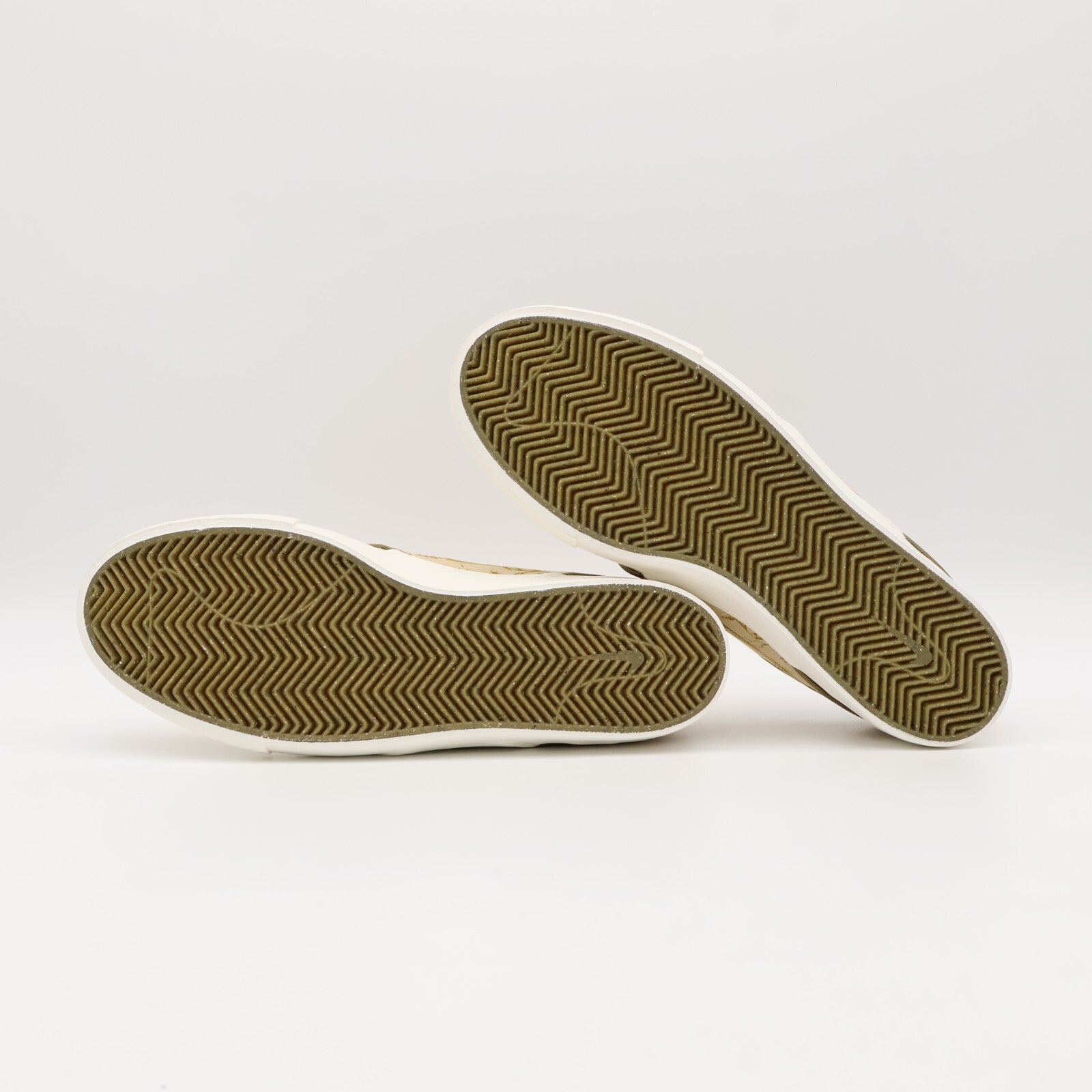 FD6641-200 Nike SB Zoom Janoski Premium Sesame Brongene Sail Flat Gold (Men's)