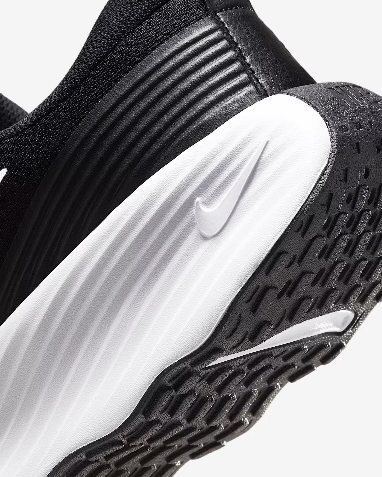 FV5285-002 Nike Promina Black White (Men's)