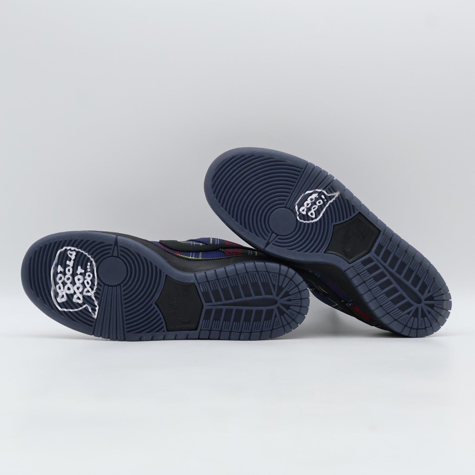 II1493-600 Nardwuar Nike SB Dunk Low Pro QS Tartan (Men's)