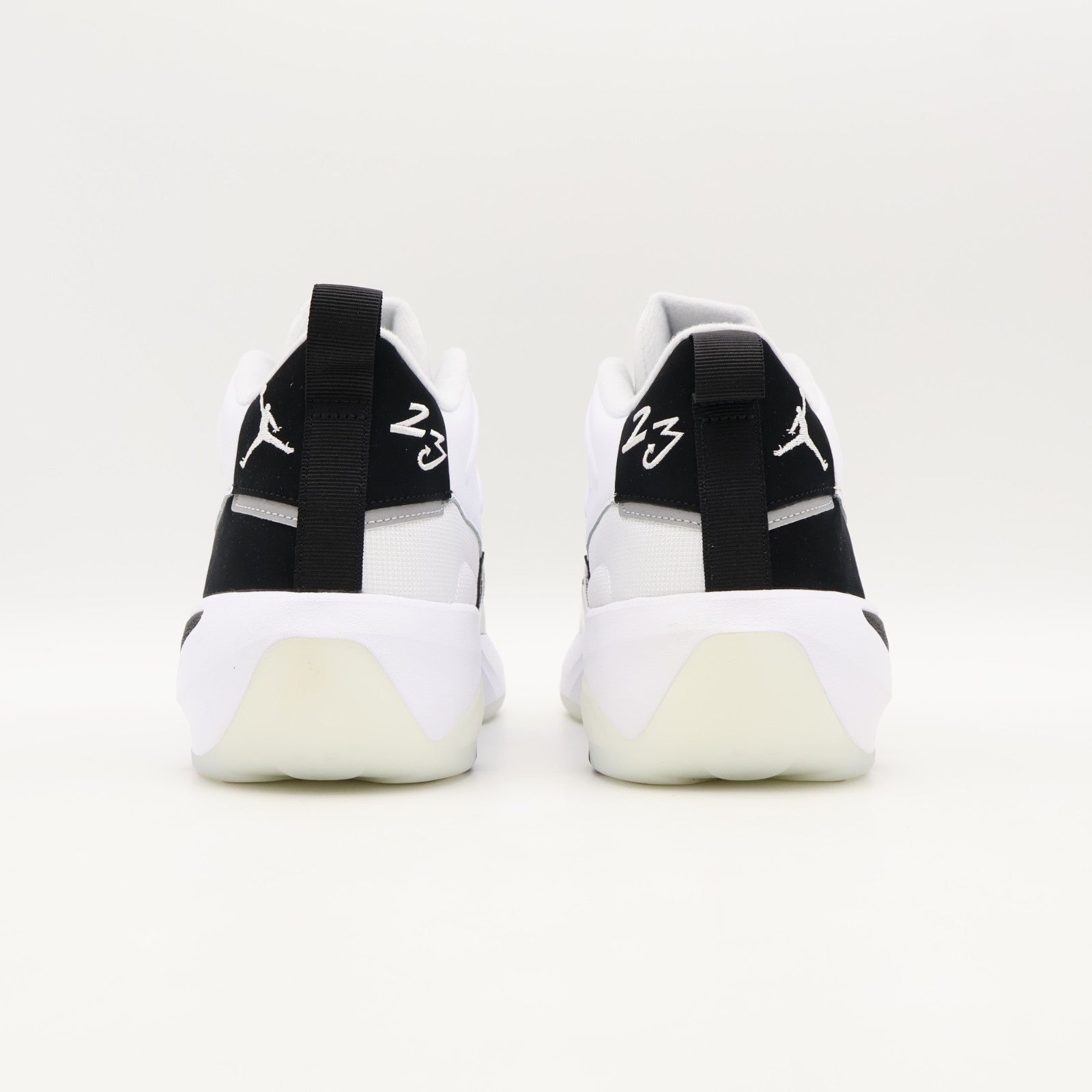 HQ2091-100 Nike Jordan Max Aura 7 White Summit White Black (Men's)