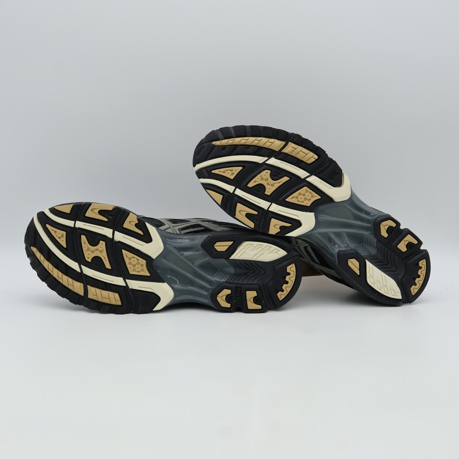 1203A543-005 Asics Gel-Nimbus 10.1 Black Clay Grey (Men's)