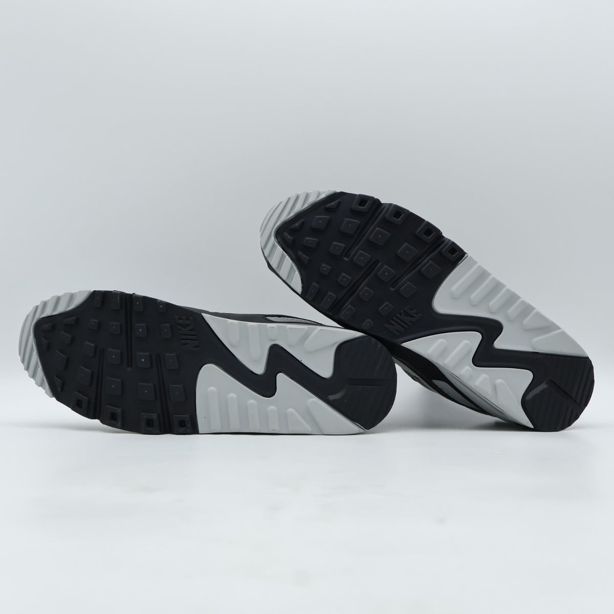 DM0029-020 Nike Air Max 90 Smoke Grey Black Dark Smoke Grey Photon Dust (Men's)