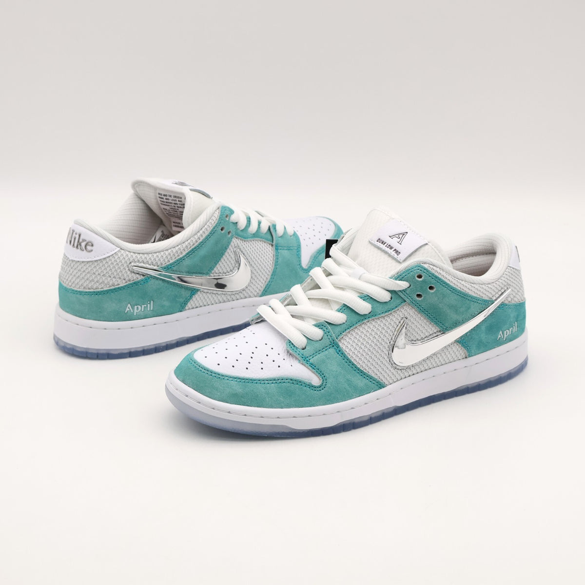 FD2562-400 APRIL SKATEBOARDS Nike SB Dunk Low Pro QS Turbo Green Silver (Men's)