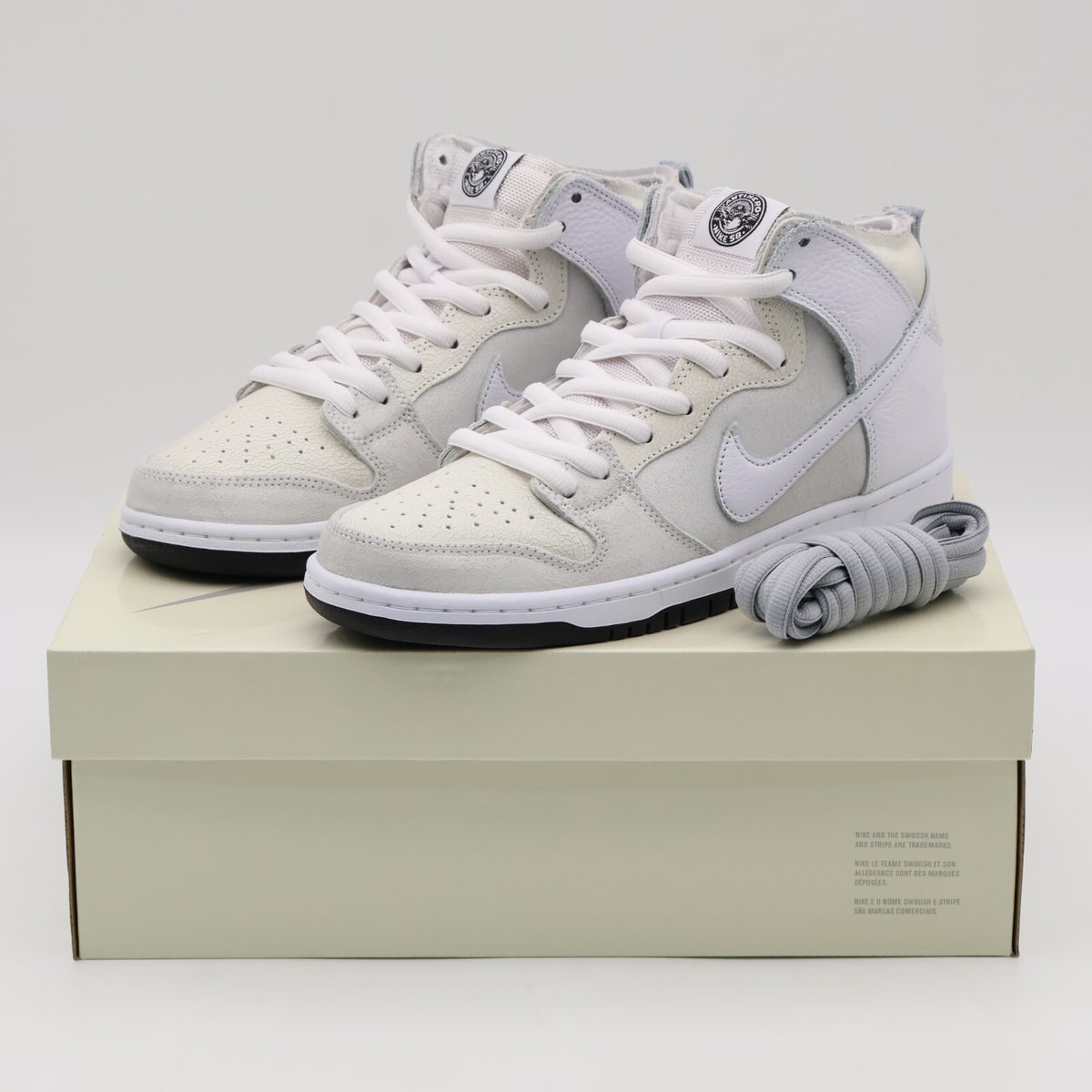 HM5837-100 ANTIHERO Ã Nike SB Dunk High QS White (Men's)