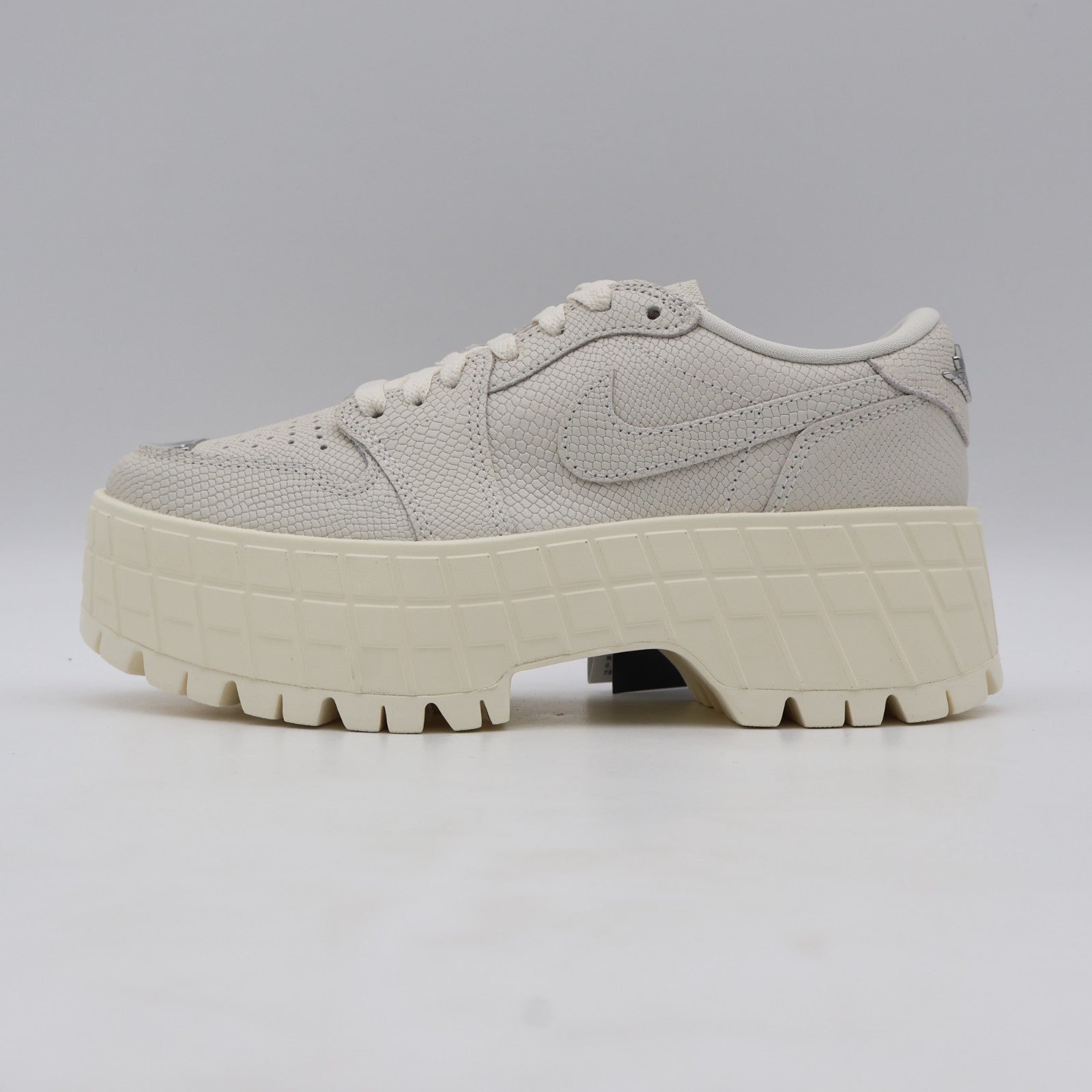 IR0835-110 Nike Air Jordan 1 Low Brooklyn Ivoly (Women's)