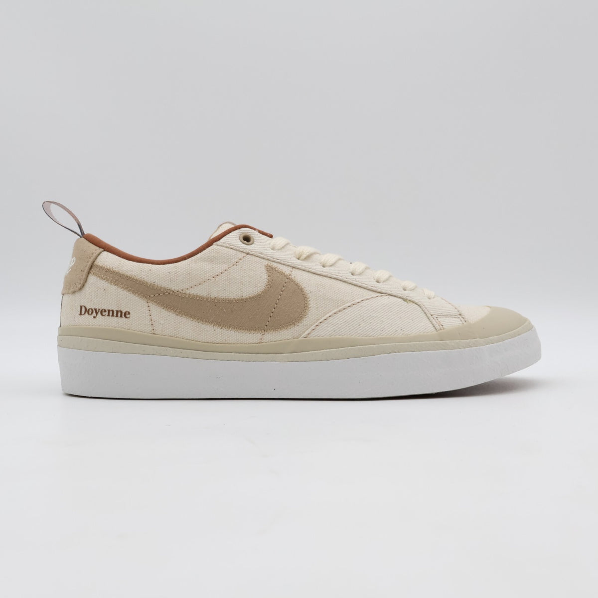 DZ3406-100 Doyenne Ã Nike SB Blazer Low Coconut Milk and Rattan Sail Brown Beige