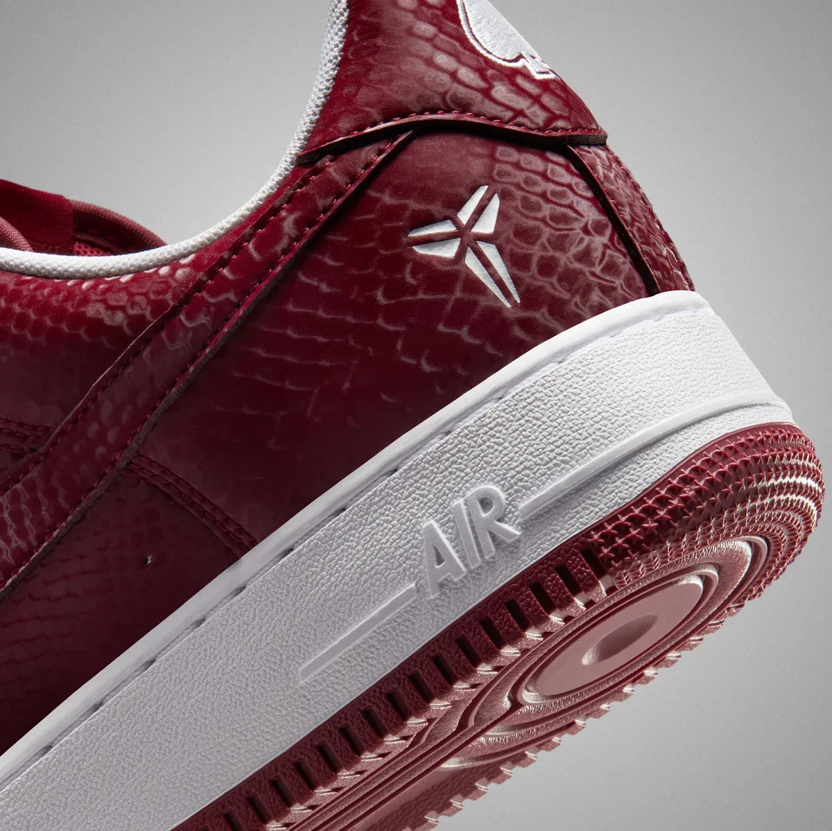 IB0018-600 Kobe Bryant Forever Ã Nike Air Force 1 Low QS Team Red White