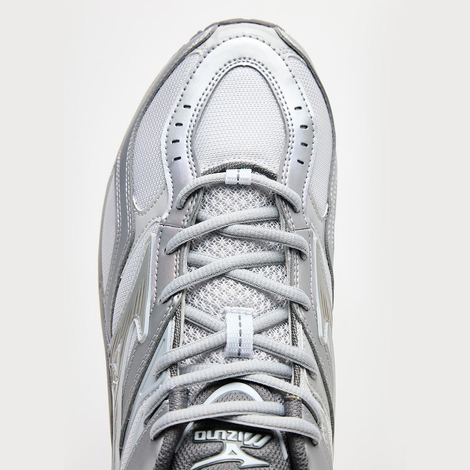 D1GA260C02 Mizuno Wave MG4 LS "Silver/White/Grey" (Men's)