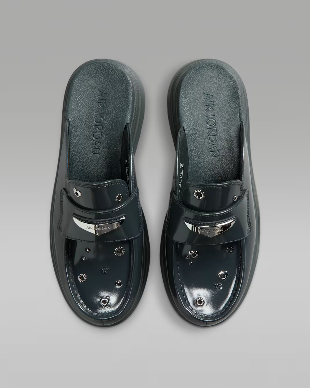 IO7702-001 Nike Air Jordan Mule SE Anthracite Metallic Silver (Women's)