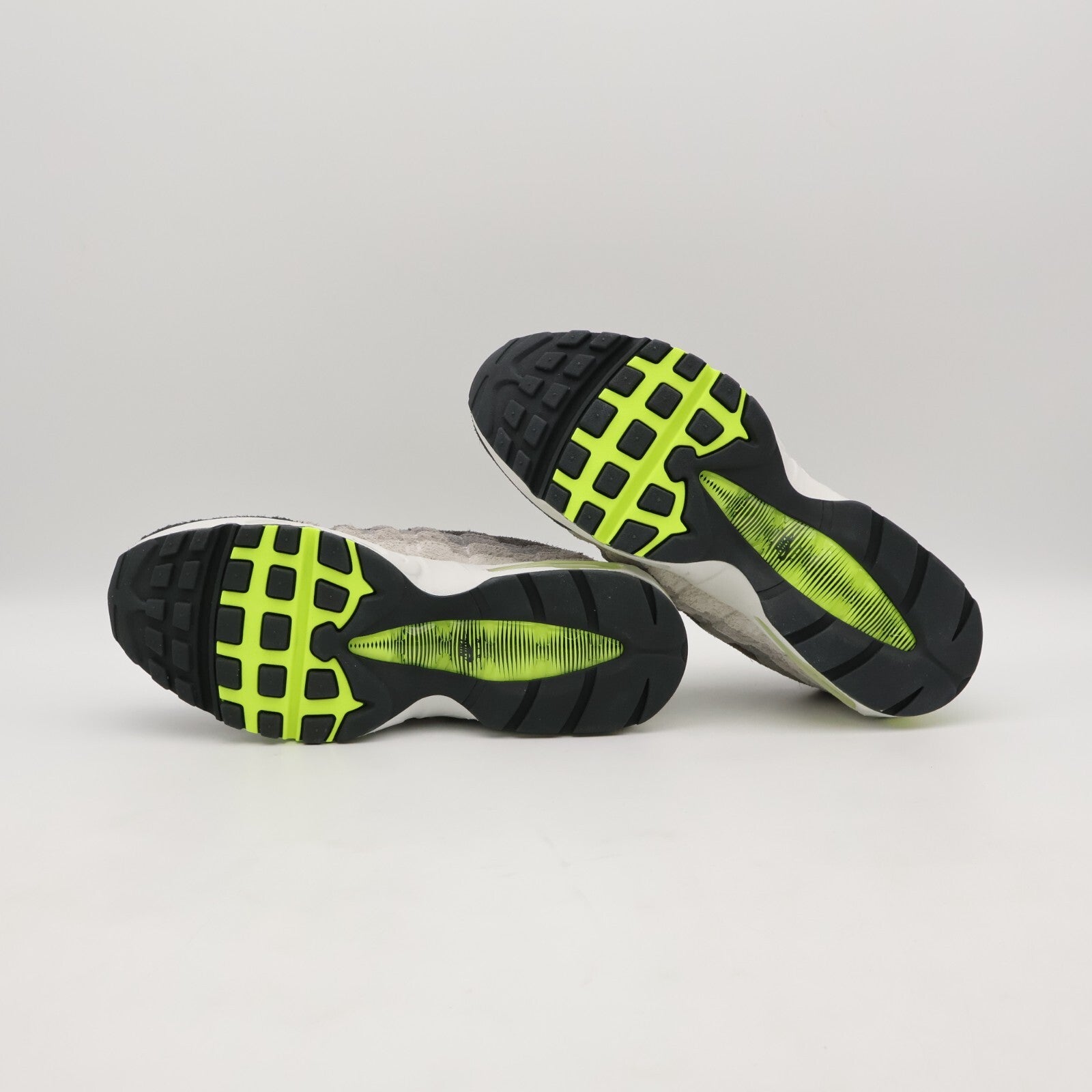 HM4738-001 MoMA Design Store Exclusive Nike Air Max 95 OG Reverse Neon (Men's)