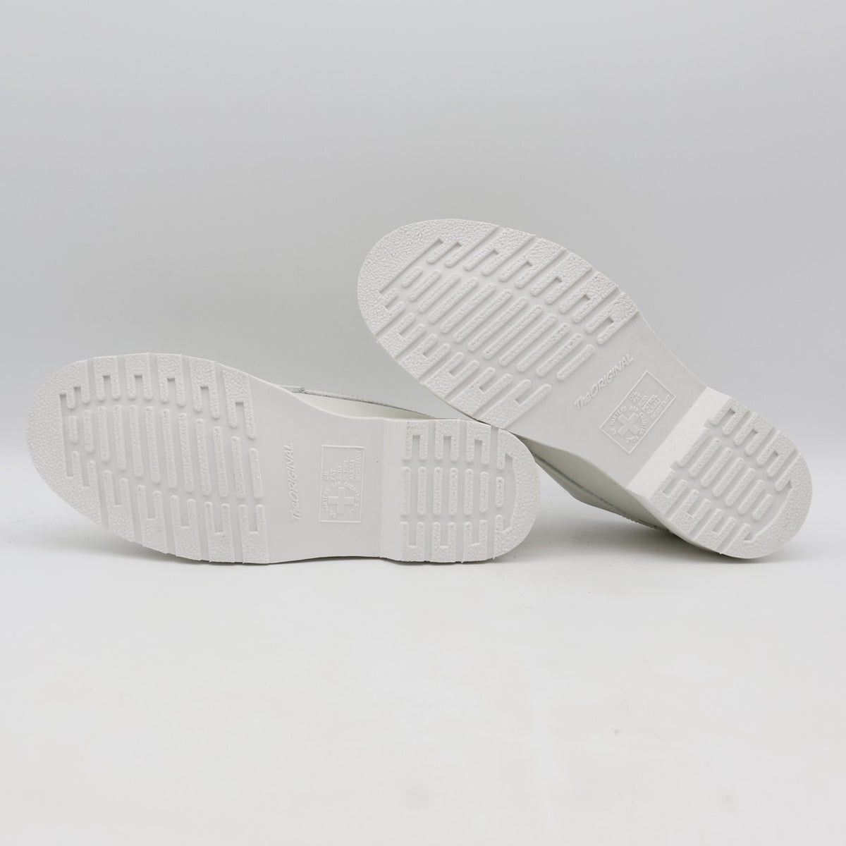 42218100 MM6 Maison Margiela Dr.Martens Penton 1461 Loafers White (Men's)