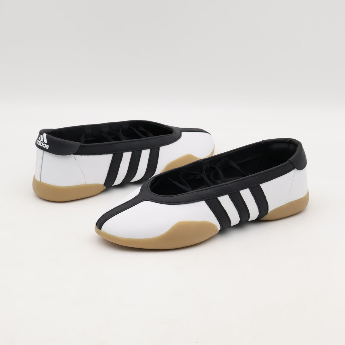JR7030 adidas Originals Taekwondo Mei Cloud White Core Black Gum (Women's)