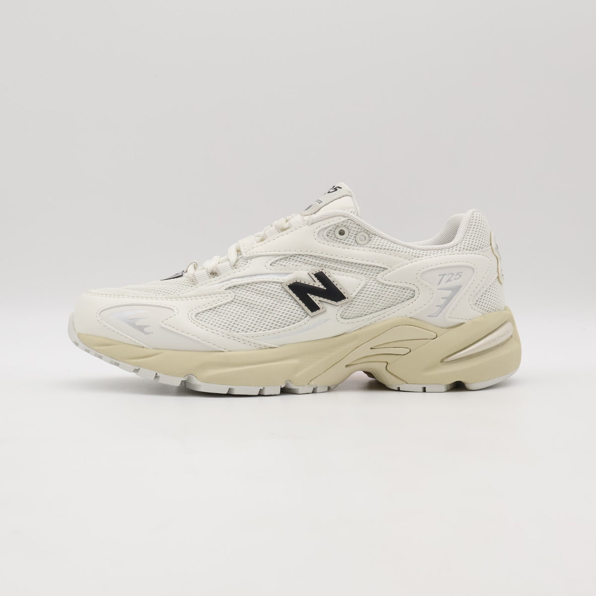 ML725CA New Balance 725 Off White Black (Men's)