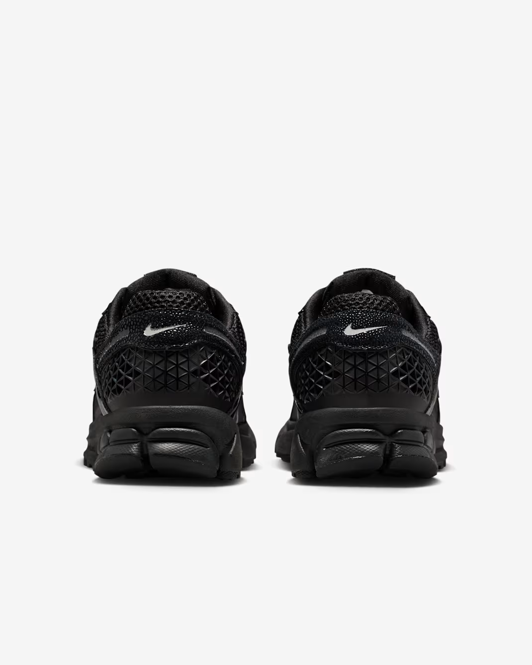 II6236-001 Nike Zoom Vomero 5 Black (Women's)