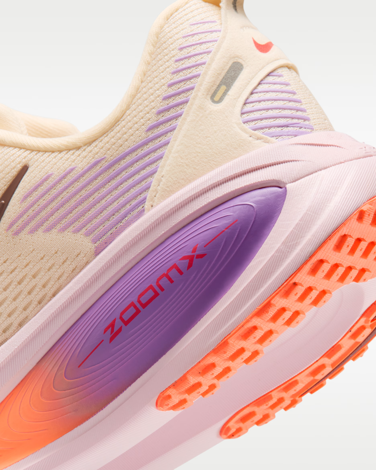 HM6804-113 Nike Vomero 18 "Chalk/Pink Foam/Bright Violet" (Women's)