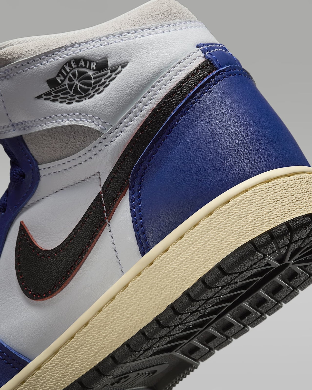 FD1437-100 Nike GS Air Jordan 1 High OG Deep Royal Blue